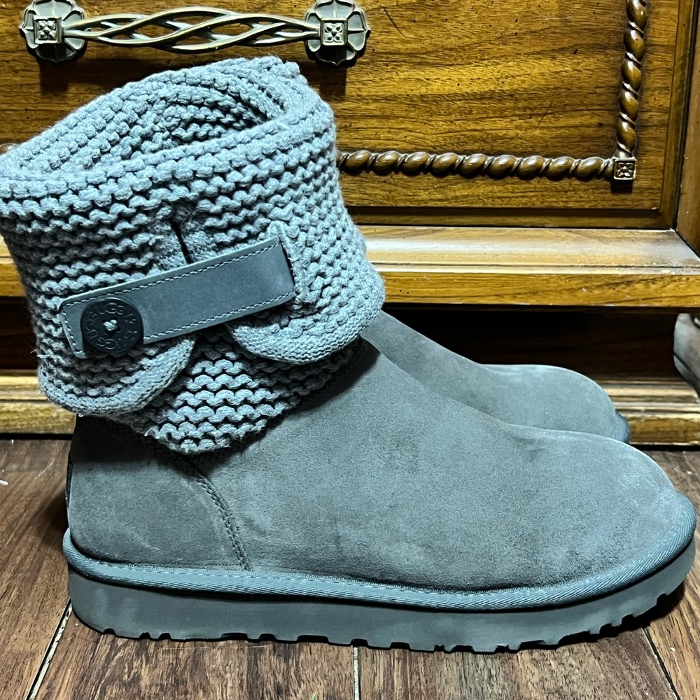 UGG Women’s Shaina Knit Foldover Suede Boots Gray size 9